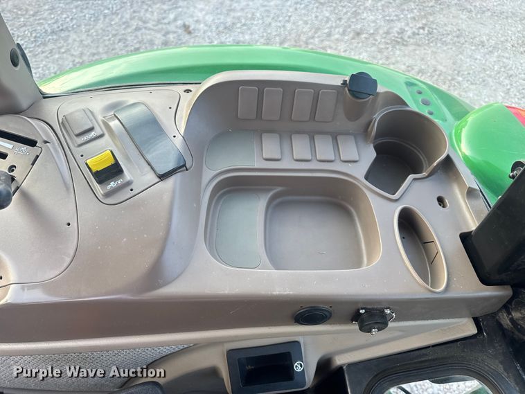 image for item DW6606 2019 John Deere 6105E MFWD tractor