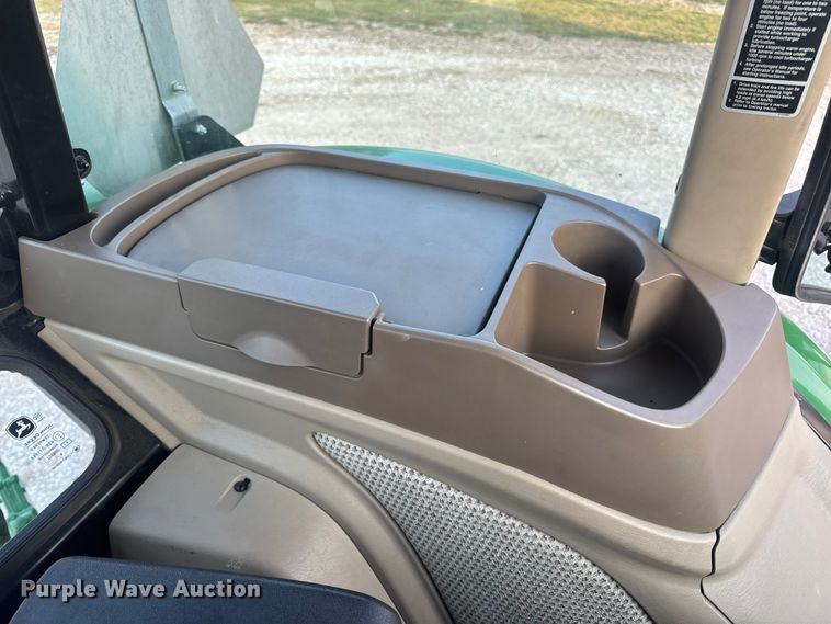 image for item DW6606 2019 John Deere 6105E MFWD tractor