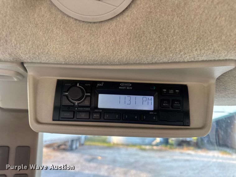 image for item DW6606 2019 John Deere 6105E MFWD tractor