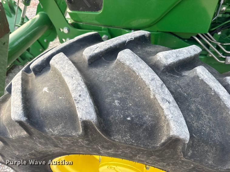 image for item DW6606 2019 John Deere 6105E MFWD tractor