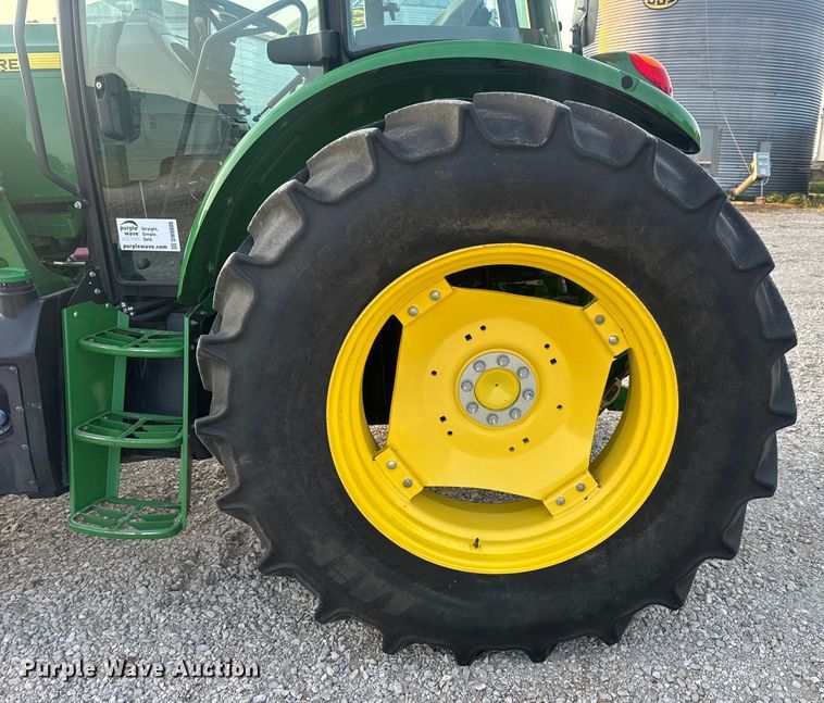image for item DW6606 2019 John Deere 6105E MFWD tractor
