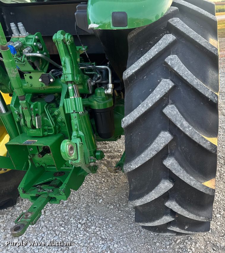 image for item DW6606 2019 John Deere 6105E MFWD tractor