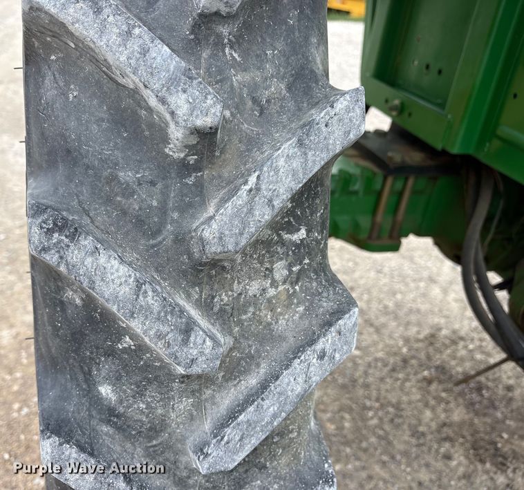 image for item DY0955 2012 John Deere 5055E MFWD tractor