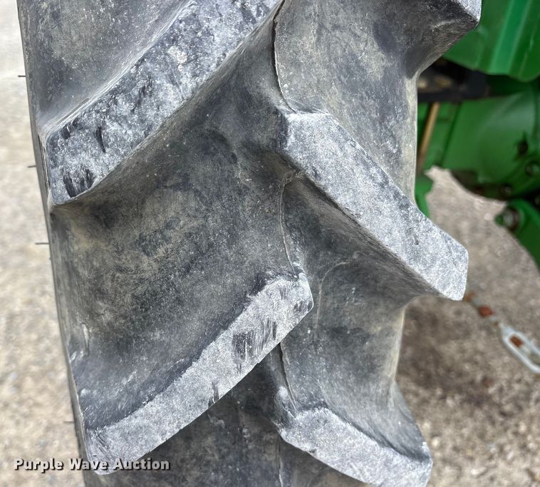 image for item DY0955 2012 John Deere 5055E MFWD tractor