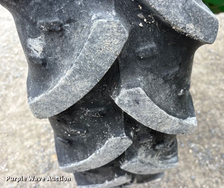 image for item DY0955 2012 John Deere 5055E MFWD tractor