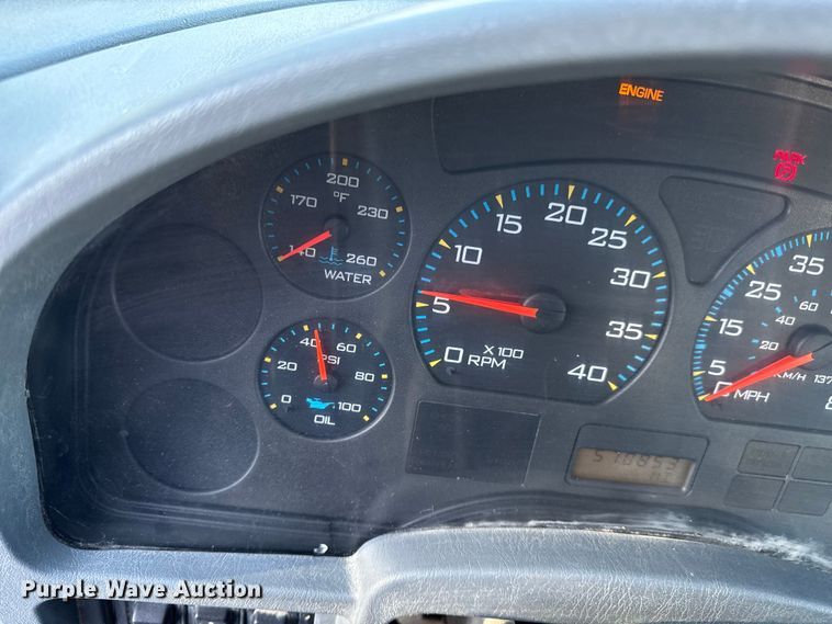 image for item DZ4217 2004 International 8600 semi truck