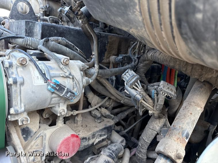 image for item DZ4217 2004 International 8600 semi truck