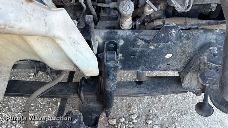 image for item DZ4217 2004 International 8600 semi truck