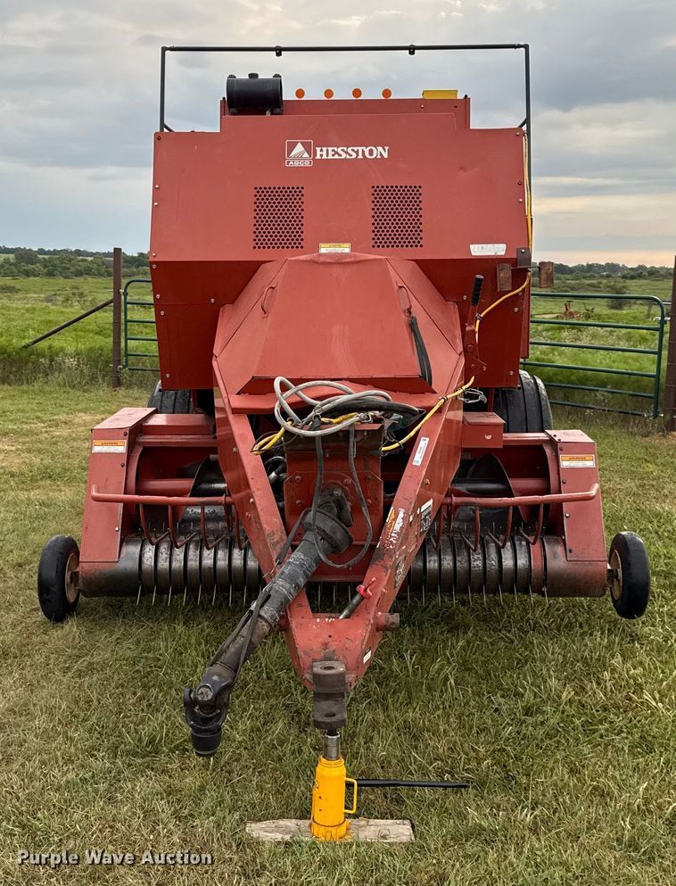 image for item DZ4262 Hesston 4750 large square baler