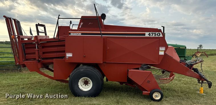 image for item DZ4262 Hesston 4750 large square baler