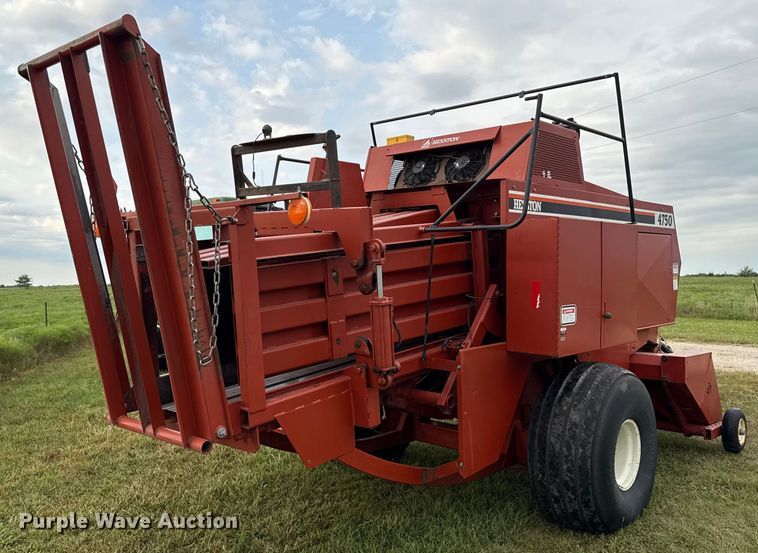 image for item DZ4262 Hesston 4750 large square baler