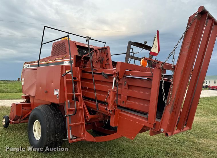 image for item DZ4262 Hesston 4750 large square baler