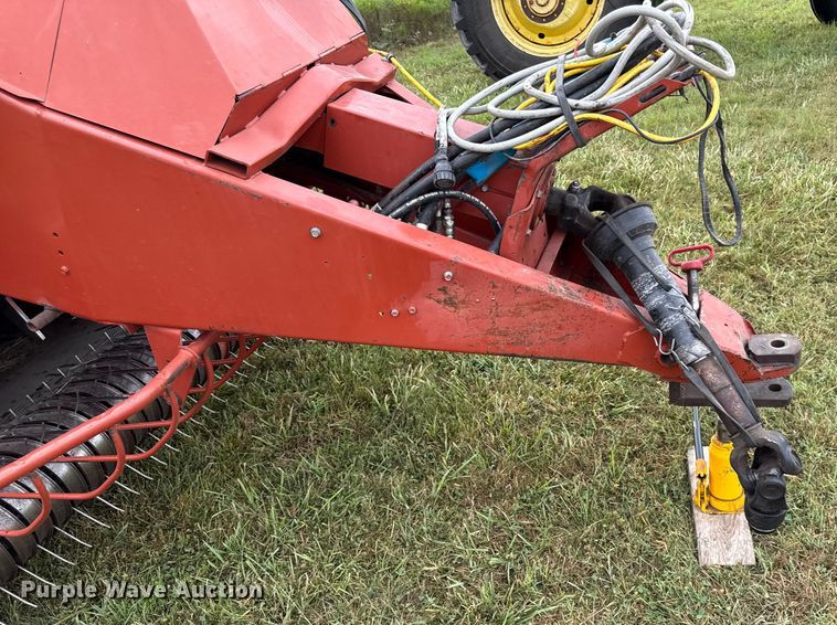 image for item DZ4262 Hesston 4750 large square baler