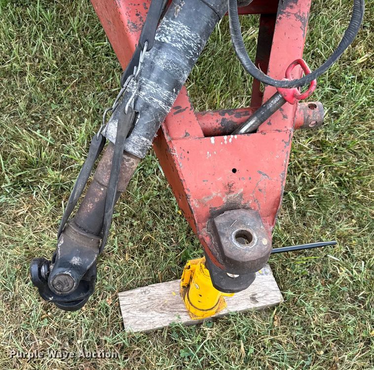 image for item DZ4262 Hesston 4750 large square baler