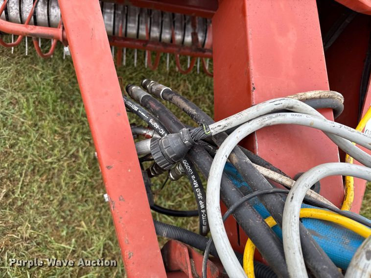 image for item DZ4262 Hesston 4750 large square baler