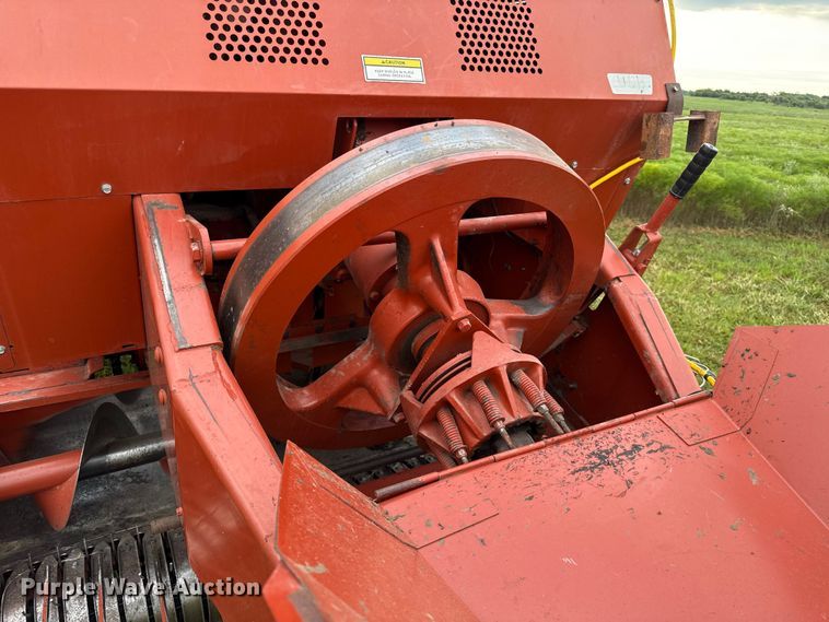 image for item DZ4262 Hesston 4750 large square baler