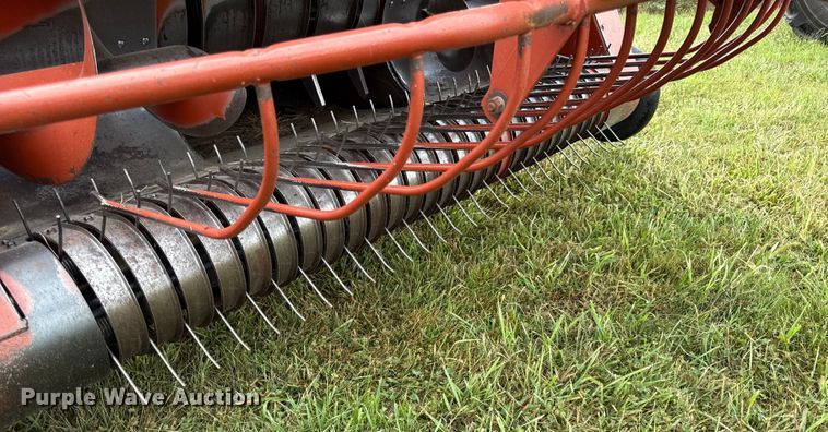 image for item DZ4262 Hesston 4750 large square baler