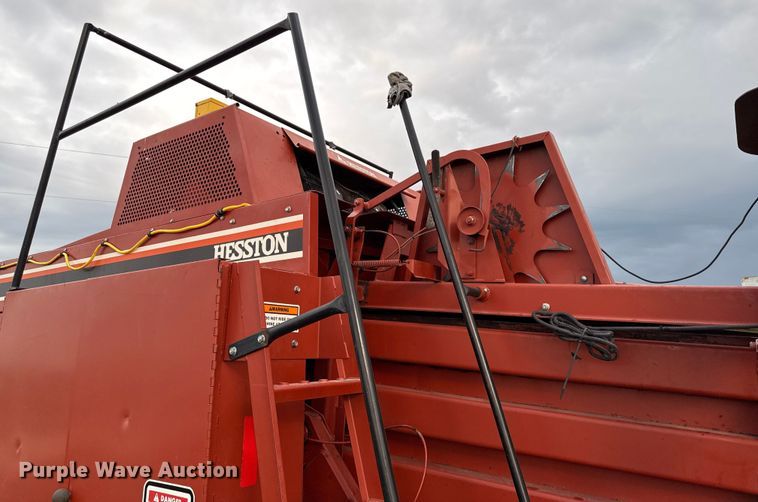 image for item DZ4262 Hesston 4750 large square baler