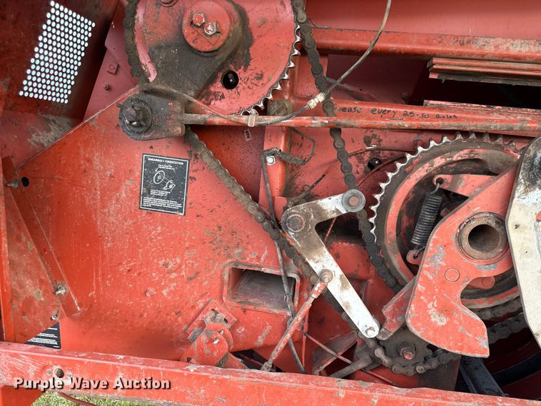 image for item DZ4262 Hesston 4750 large square baler