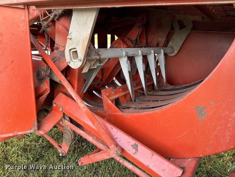 image for item DZ4262 Hesston 4750 large square baler