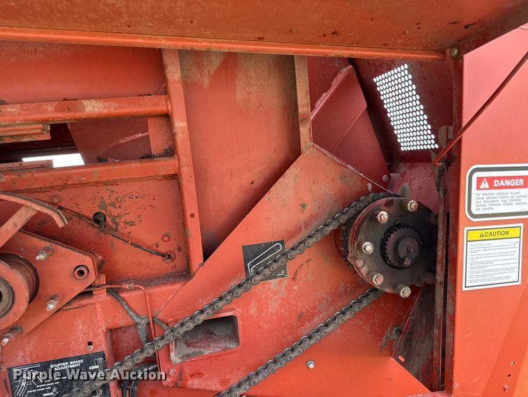 image for item DZ4262 Hesston 4750 large square baler