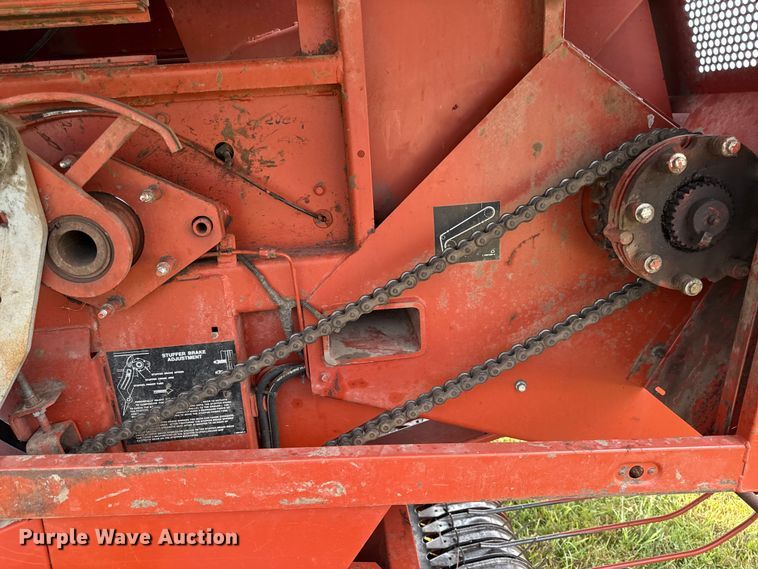 image for item DZ4262 Hesston 4750 large square baler