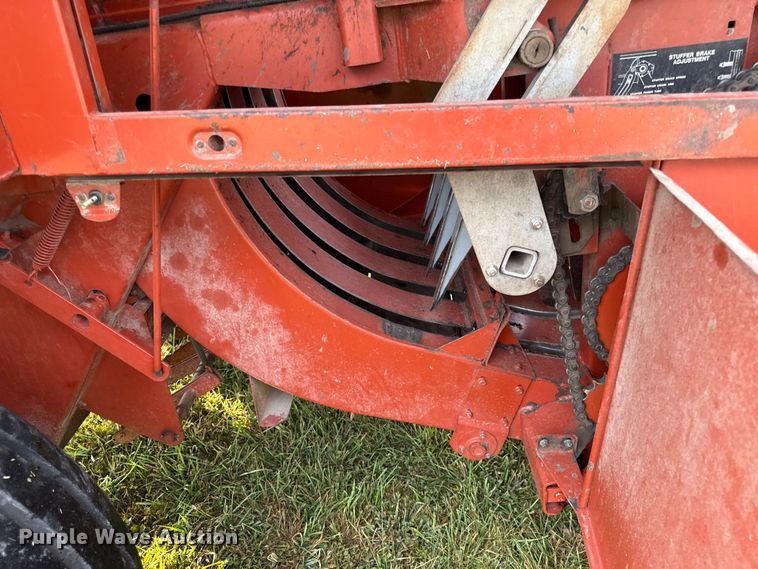 image for item DZ4262 Hesston 4750 large square baler