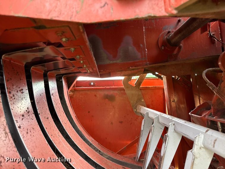 image for item DZ4262 Hesston 4750 large square baler