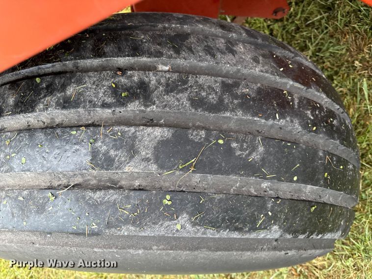 image for item DZ4262 Hesston 4750 large square baler