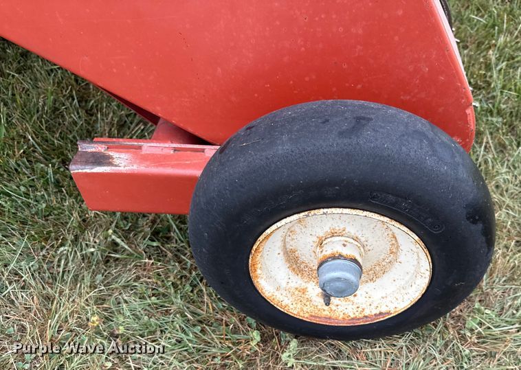 image for item DZ4262 Hesston 4750 large square baler