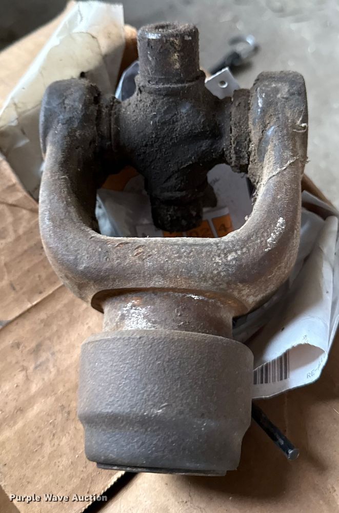 image for item DZ4262 Hesston 4750 large square baler