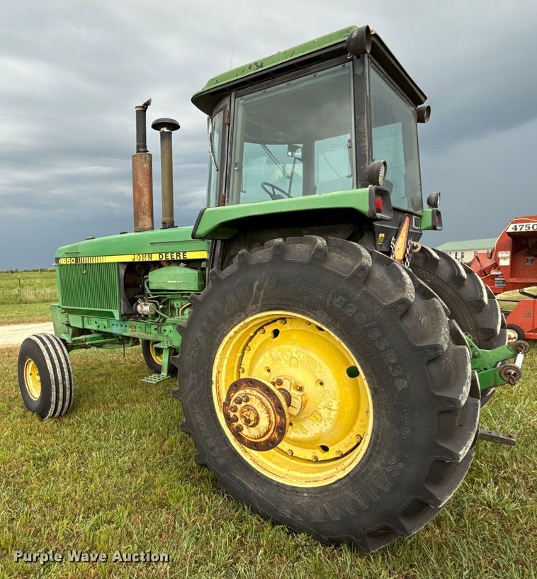 image for item DZ4263 1984 John Deere 4650 tractor