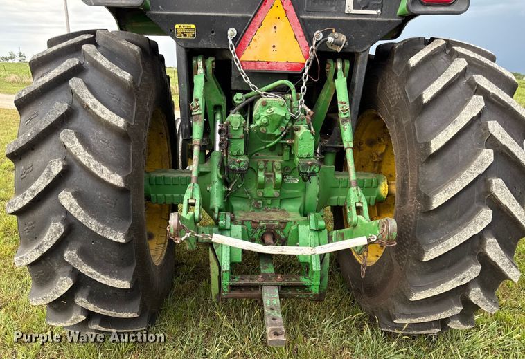 image for item DZ4263 1984 John Deere 4650 tractor