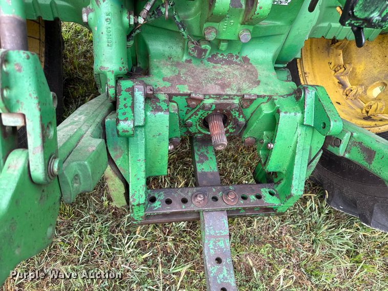 image for item DZ4263 1984 John Deere 4650 tractor