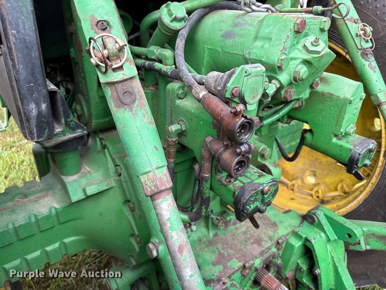 image for item DZ4263 1984 John Deere 4650 tractor