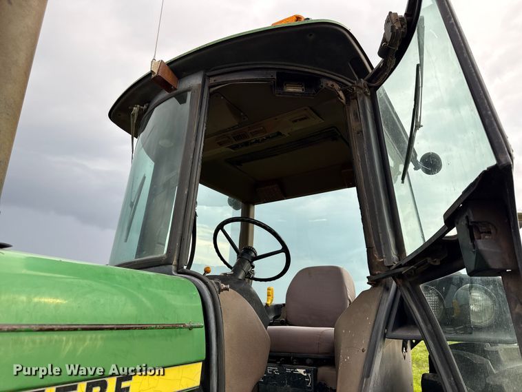 image for item DZ4263 1984 John Deere 4650 tractor