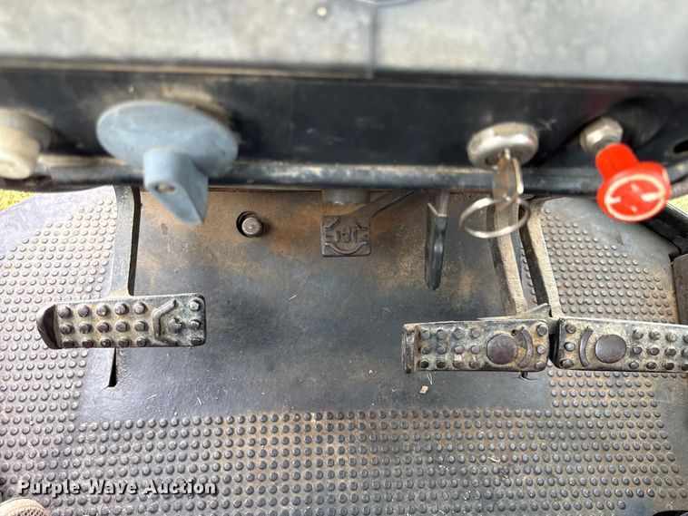 image for item DZ4263 1984 John Deere 4650 tractor