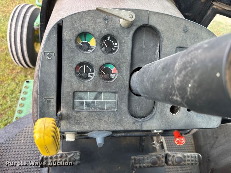 image for item DZ4263 1984 John Deere 4650 tractor