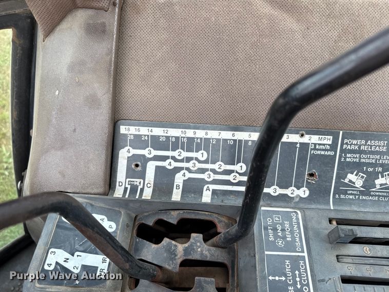 image for item DZ4263 1984 John Deere 4650 tractor