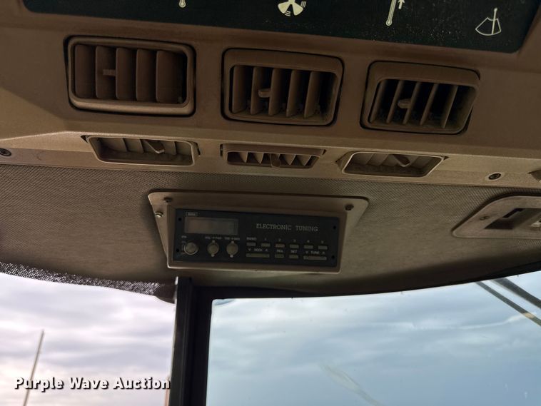 image for item DZ4263 1984 John Deere 4650 tractor