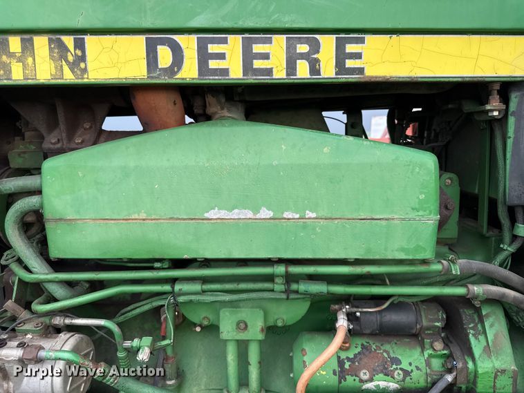 image for item DZ4263 1984 John Deere 4650 tractor