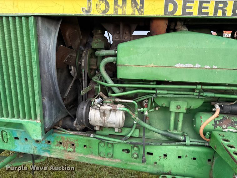 image for item DZ4263 1984 John Deere 4650 tractor