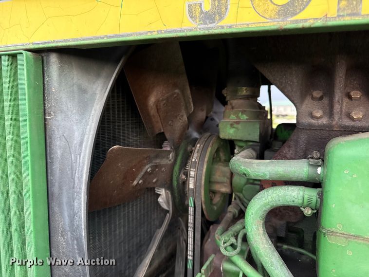 image for item DZ4263 1984 John Deere 4650 tractor