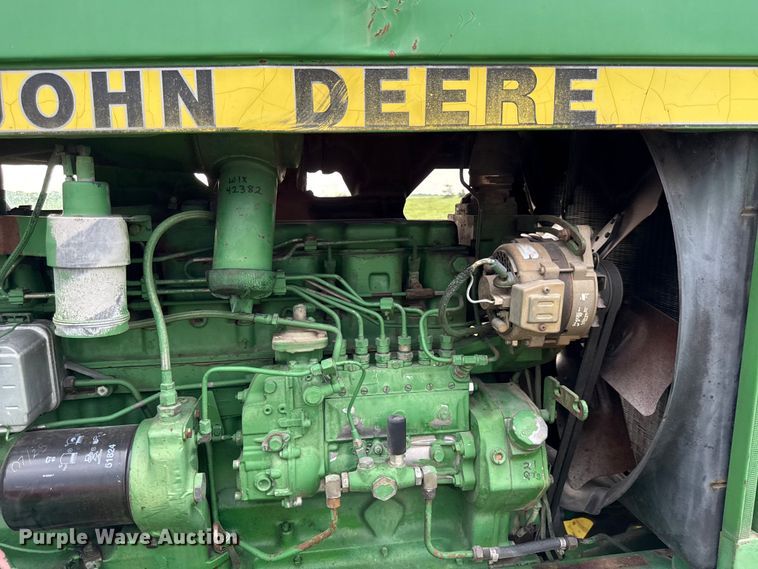 image for item DZ4263 1984 John Deere 4650 tractor
