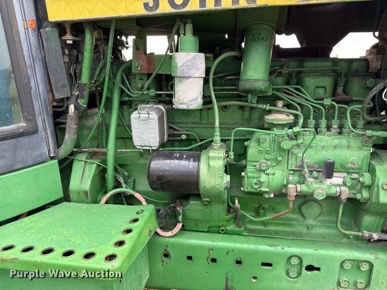 image for item DZ4263 1984 John Deere 4650 tractor