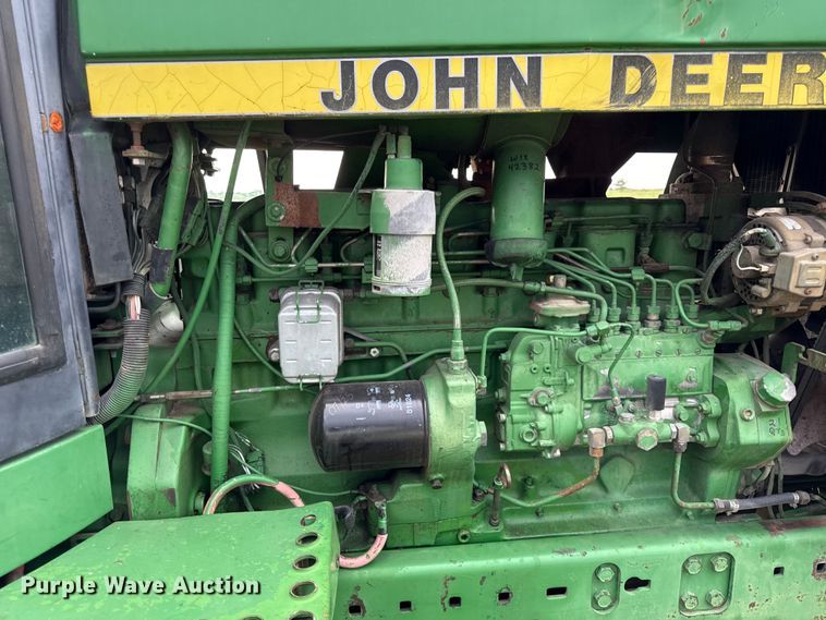 image for item DZ4263 1984 John Deere 4650 tractor