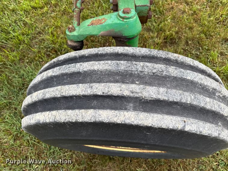 image for item DZ4263 1984 John Deere 4650 tractor