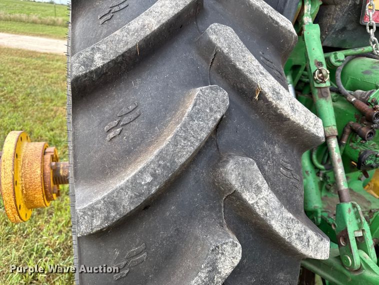 image for item DZ4263 1984 John Deere 4650 tractor