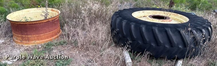 image for item DZ4263 1984 John Deere 4650 tractor