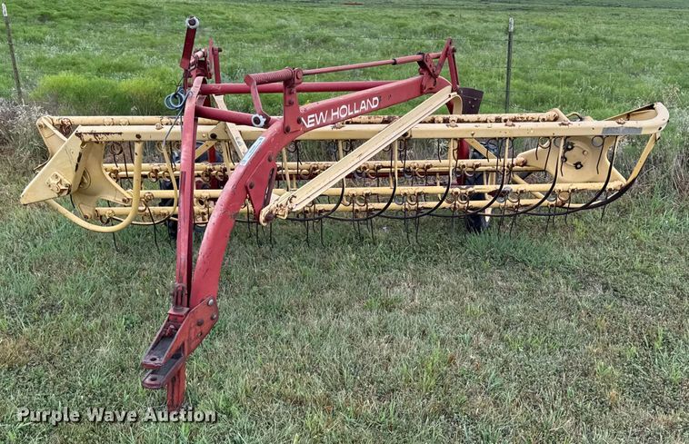 image for item DZ4264 New holland 256 hay rake